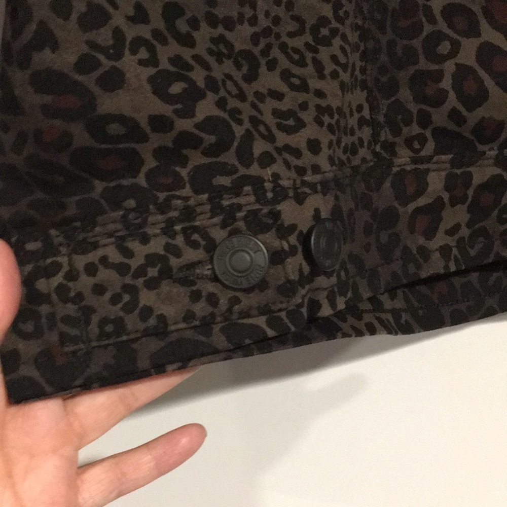 Nine West Jeans Cheetah Print Denim Jacket NWT Size Small - Picture 3 of 6
